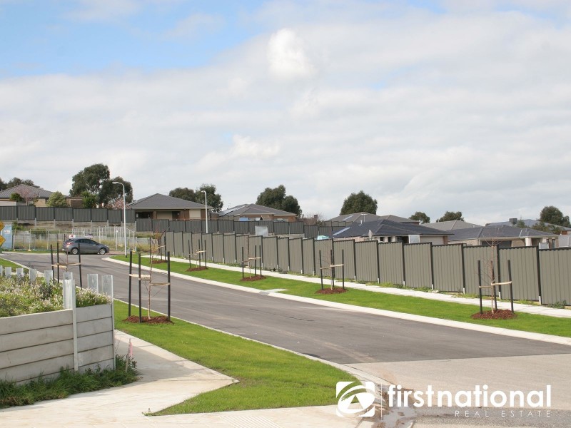 9 Dany Road, Pakenham VIC 3810