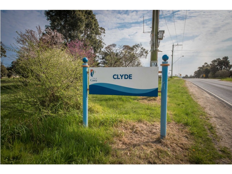 56 Kamona Street, Clyde VIC 3978