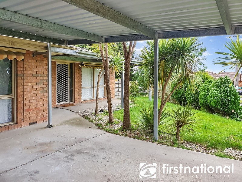 42 Michelle Drive, Hampton Park VIC 3976