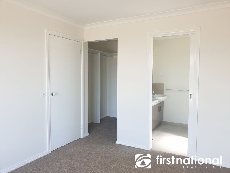 22 Gresall Street, Clyde North VIC 3978