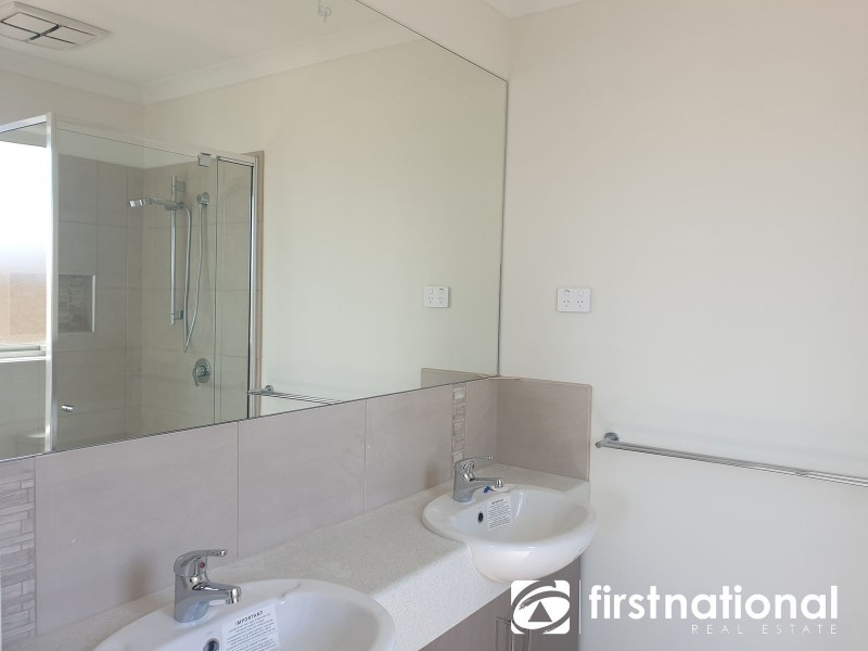 22 Gresall Street, Clyde North VIC 3978