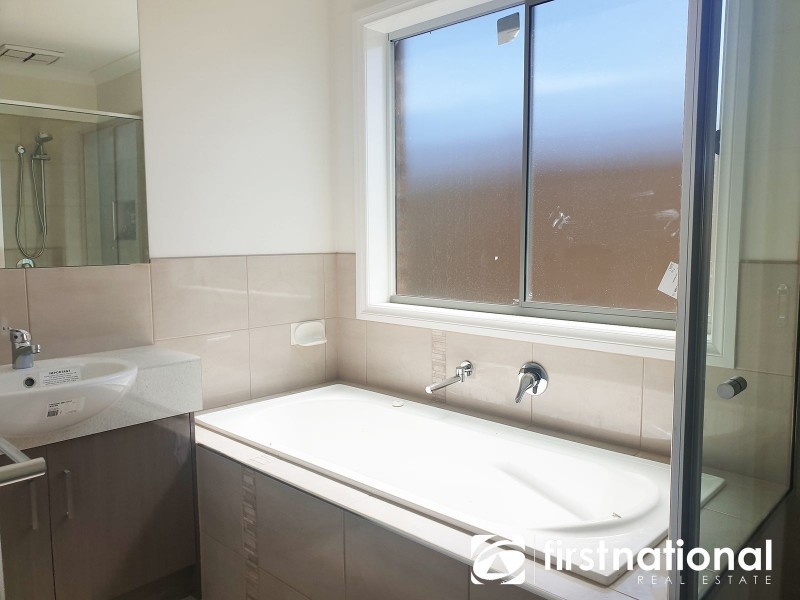 22 Gresall Street, Clyde North VIC 3978