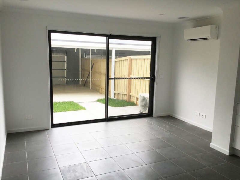 39 Hunt Way, Pakenham VIC 3810