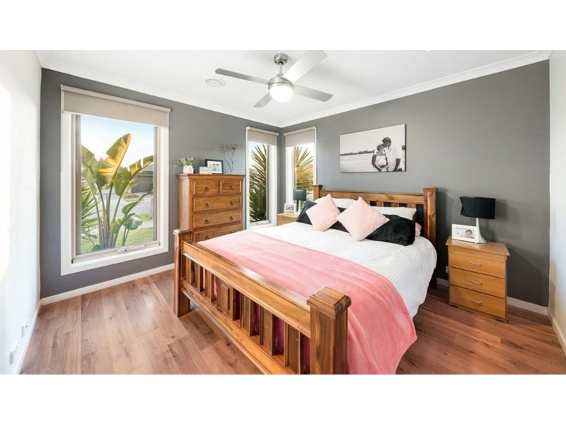 11 Celebration Circuit, Pakenham VIC 3810