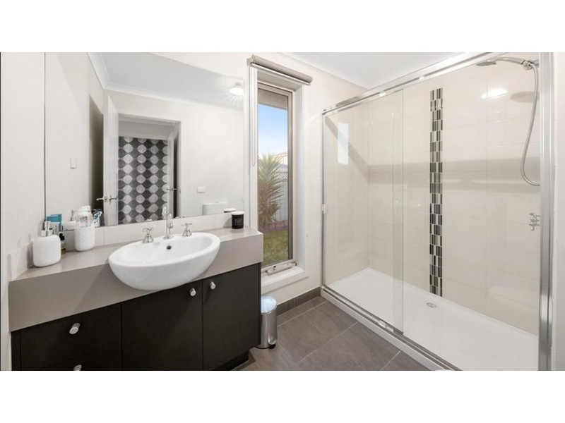 11 Celebration Circuit, Pakenham VIC 3810