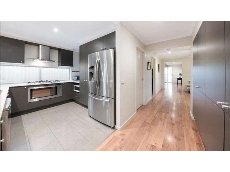 11 Celebration Circuit, Pakenham VIC 3810