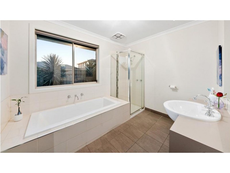 11 Celebration Circuit, Pakenham VIC 3810