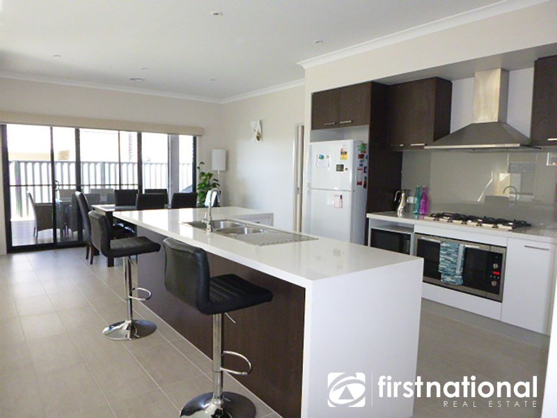 47 Arbourlea Boulevard, Cranbourne North VIC 3977