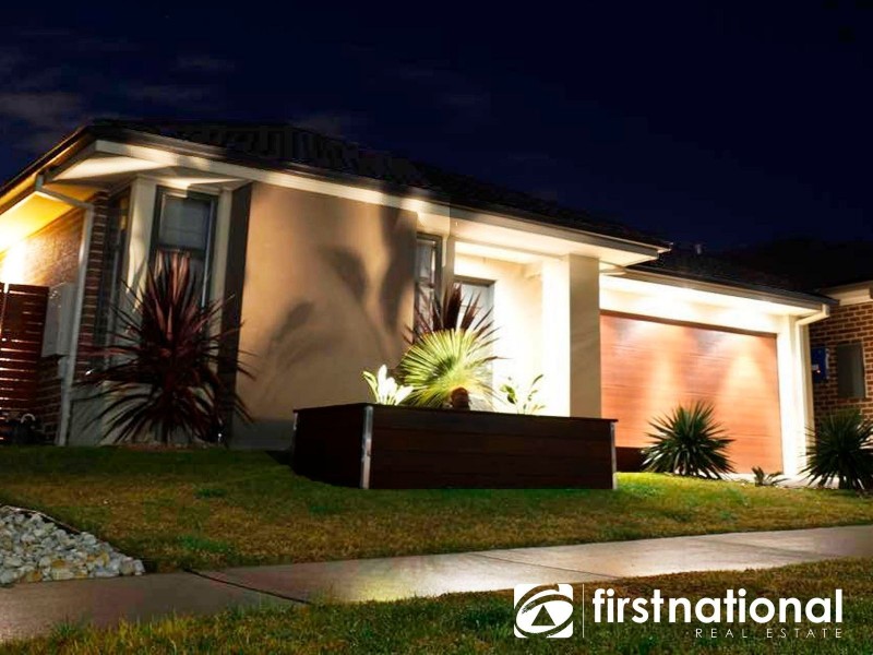 34 Clarendon Street, Pakenham VIC 3810