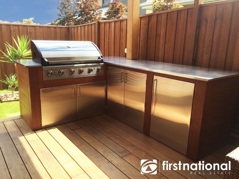 34 Clarendon Street, Pakenham VIC 3810