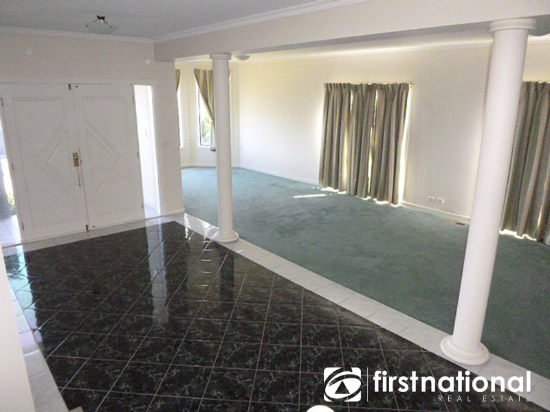49 John Edgcumbe Way, Endeavour Hills VIC 3802