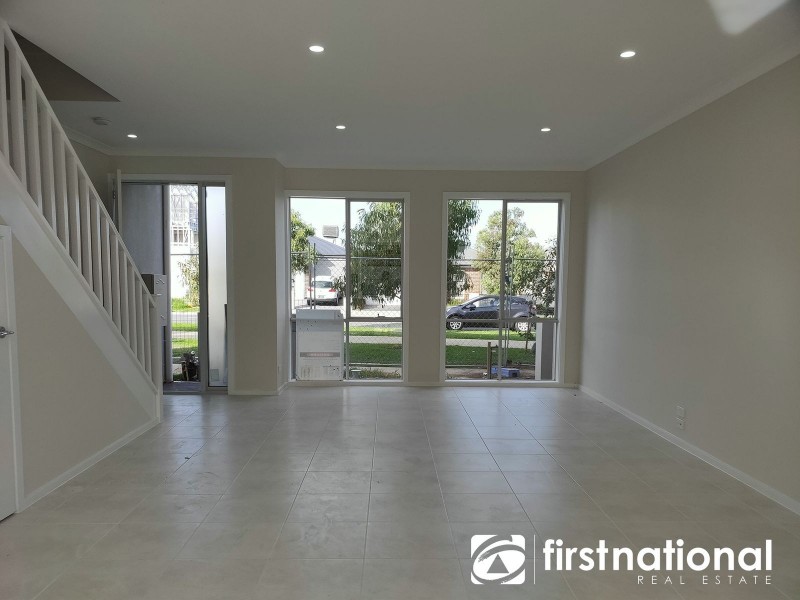 4 Ascot Park Drive, Pakenham VIC 3810