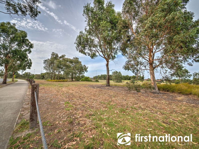 8 Boland Drive, Lyndhurst VIC 3975