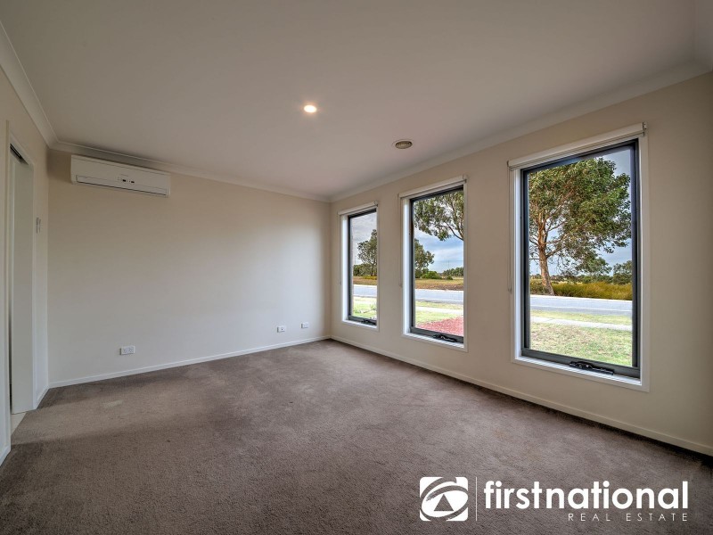 8 Boland Drive, Lyndhurst VIC 3975