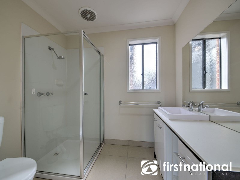 8 Boland Drive, Lyndhurst VIC 3975