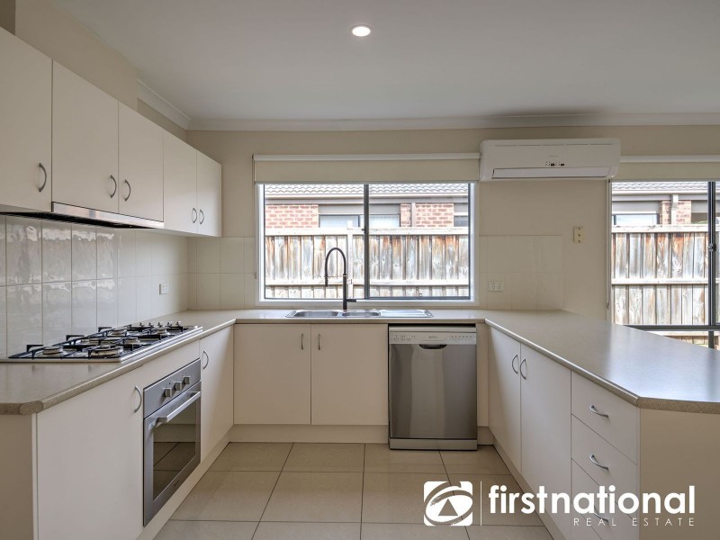 8 Boland Drive, Lyndhurst VIC 3975