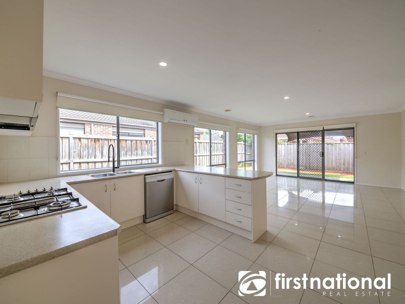 8 Boland Drive, Lyndhurst VIC 3975