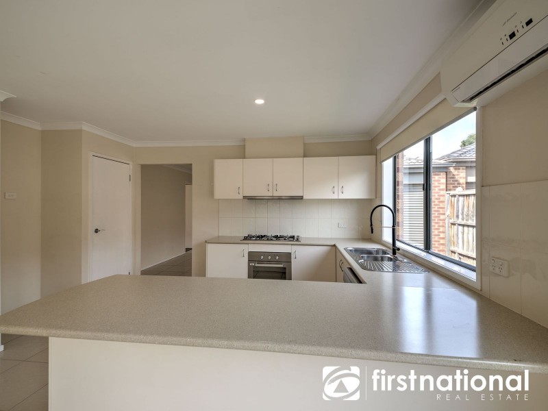 8 Boland Drive, Lyndhurst VIC 3975