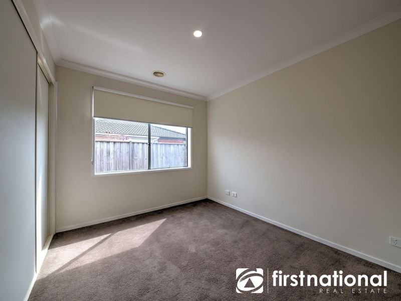 8 Boland Drive, Lyndhurst VIC 3975