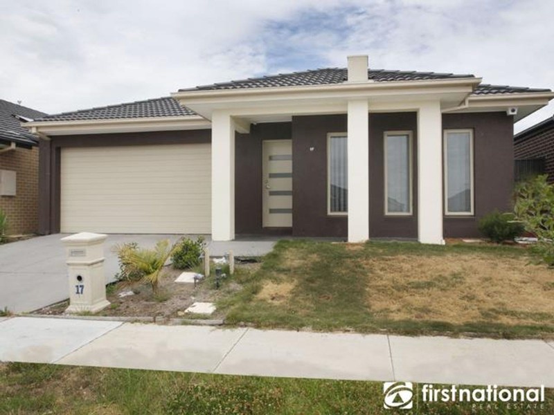 17 Peregrine Street, Cranbourne North VIC 3977