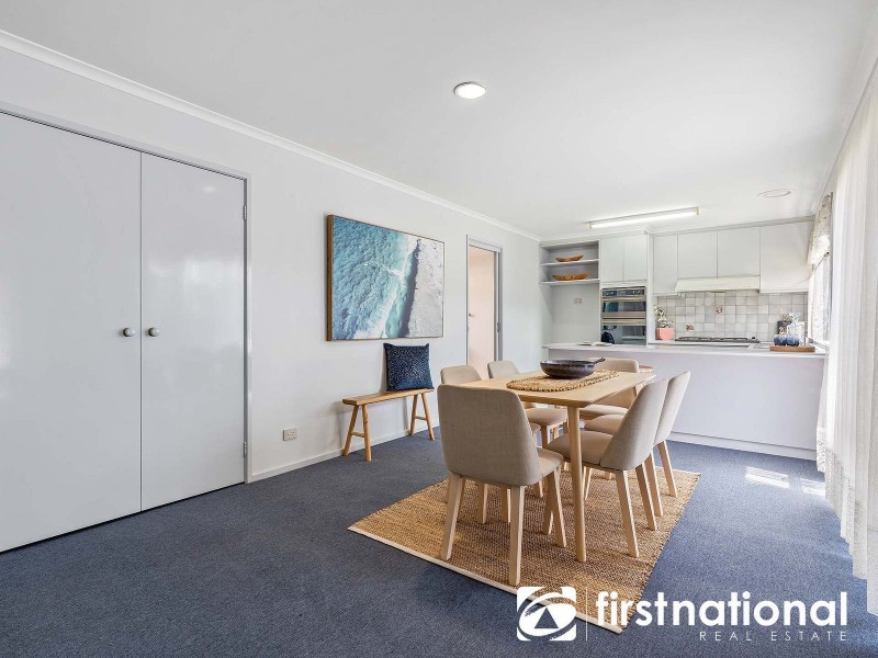 1/42 Strathavan Drive, Berwick VIC 3806