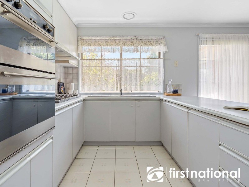 1/42 Strathavan Drive, Berwick VIC 3806