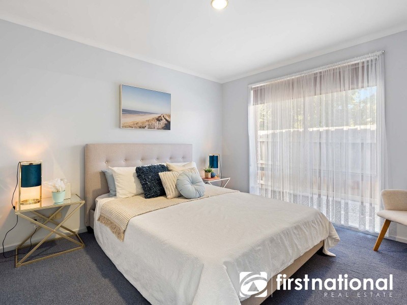 1/42 Strathavan Drive, Berwick VIC 3806
