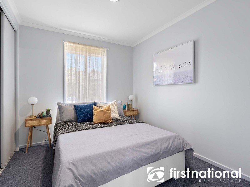 1/42 Strathavan Drive, Berwick VIC 3806