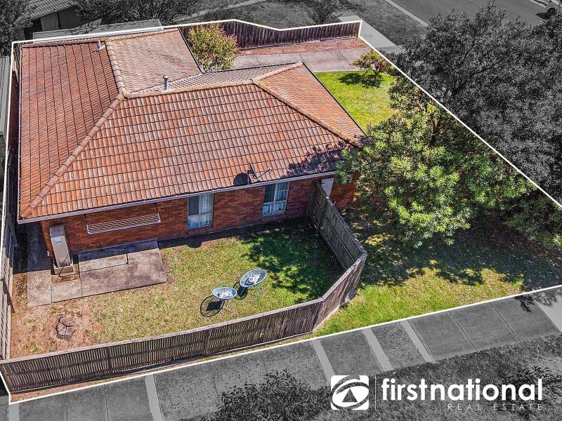 1/42 Strathavan Drive, Berwick VIC 3806