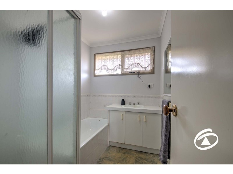 37 Barondi Avenue, Narre Warren VIC 3805