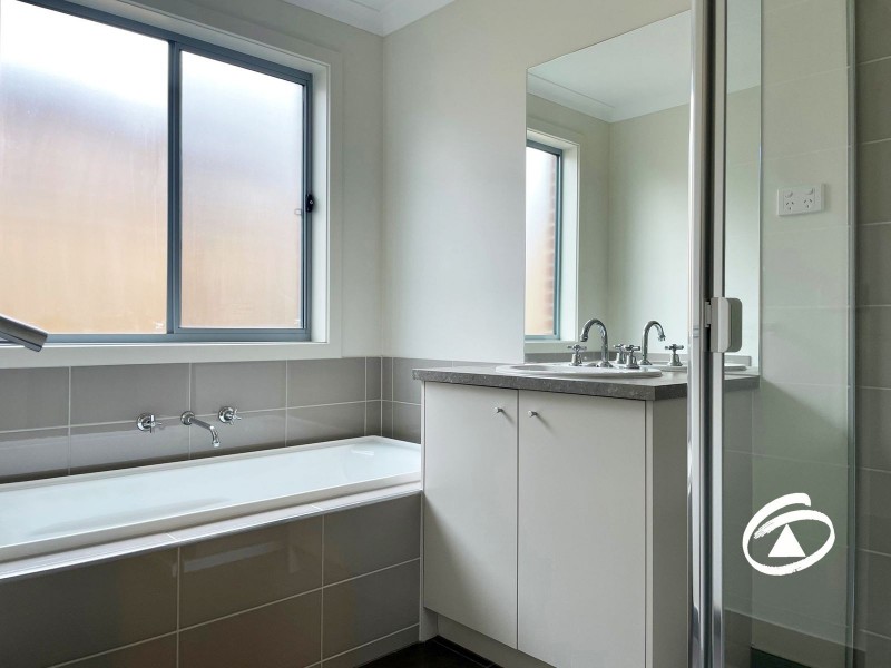 26 Botany Way, Cranbourne East VIC 3977