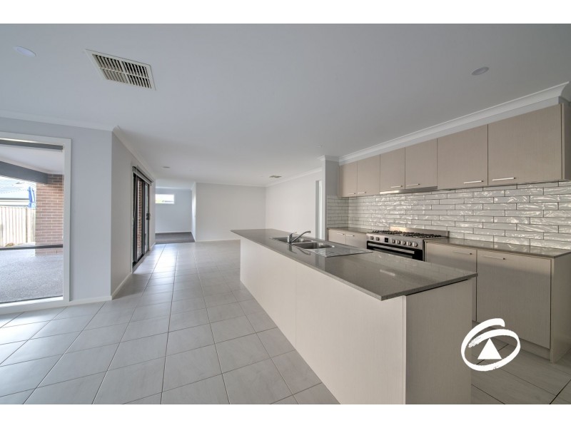 39 Bona Vista Rise, Clyde VIC 3978