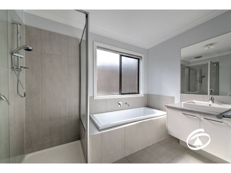 39 Bona Vista Rise, Clyde VIC 3978