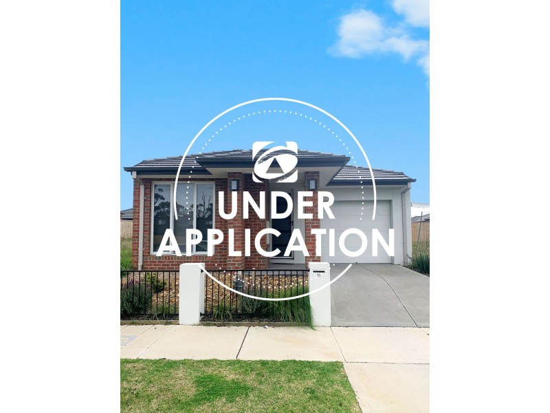 15 Rushgate Street, Pakenham VIC 3810