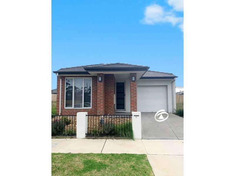 15 Rushgate Street, Pakenham VIC 3810