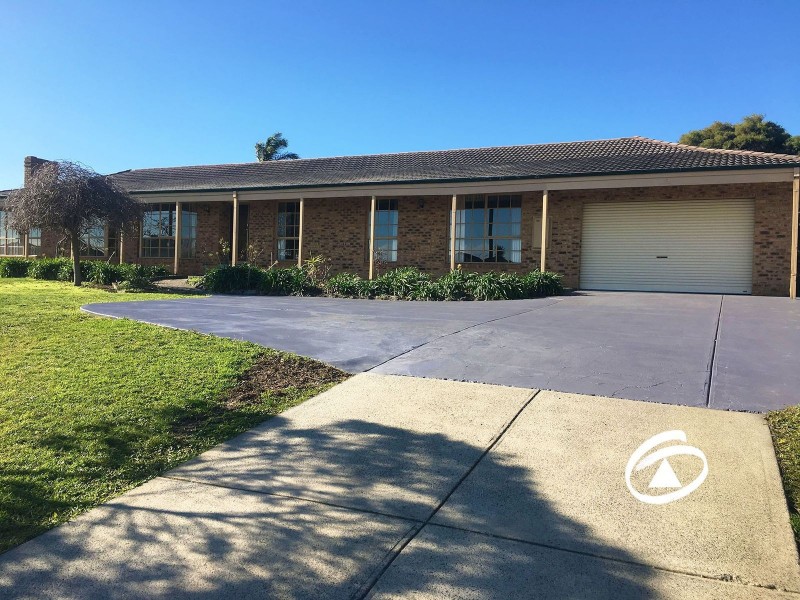 24-26 Claremont Glen, Berwick VIC 3806