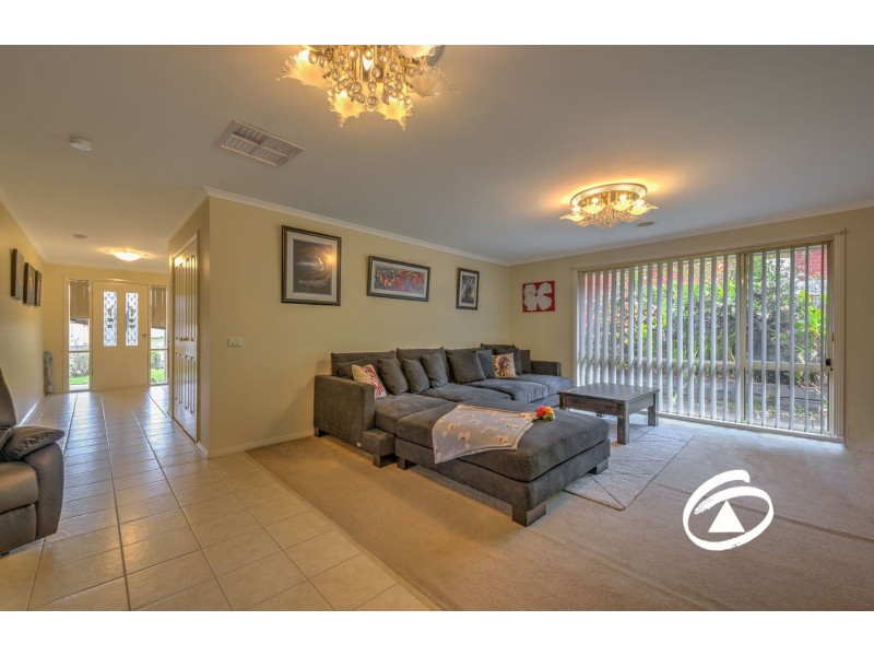 82 Earlsfield Drive, Berwick VIC 3806