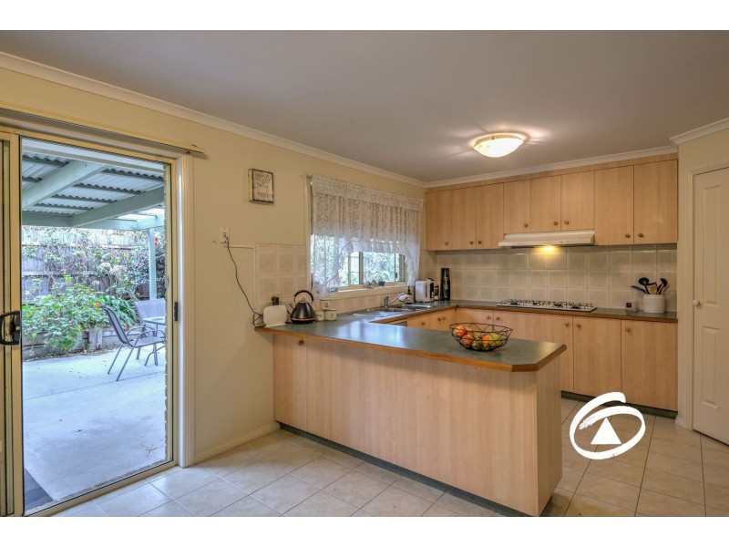 82 Earlsfield Drive, Berwick VIC 3806