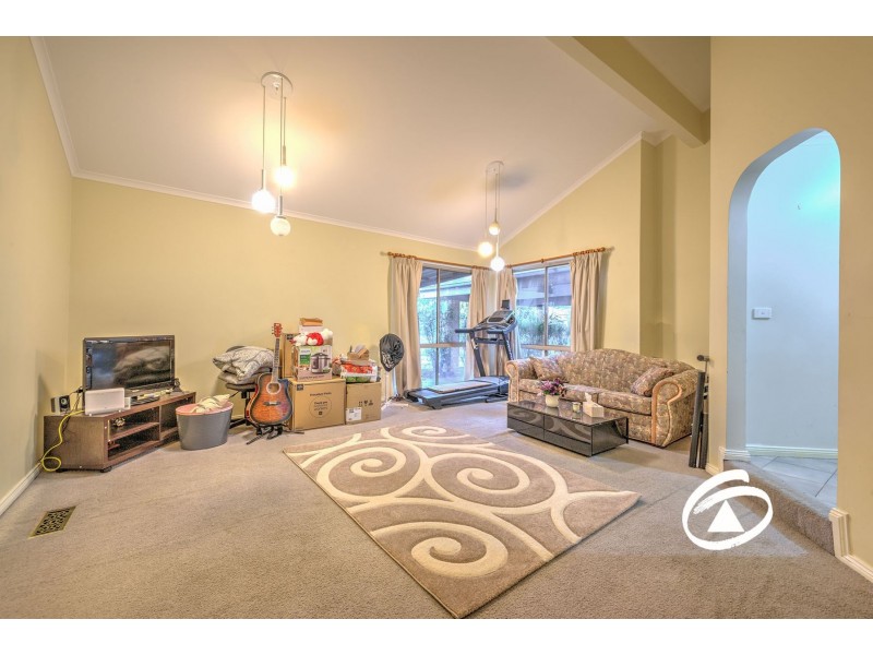 24 Fleetwood Drive, Narre Warren VIC 3805