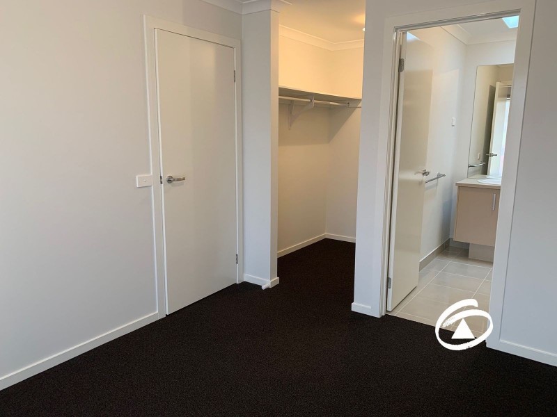 45 Troups Creek Promenade, Narre Warren VIC 3805