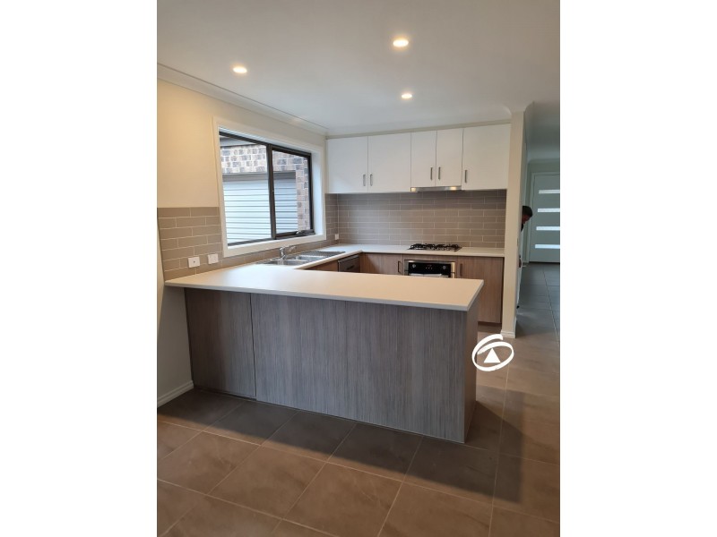 70 Kaduna Drive, Officer South VIC 3809