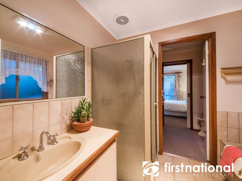 1/1 Blackwood Drive, Narre Warren VIC 3805