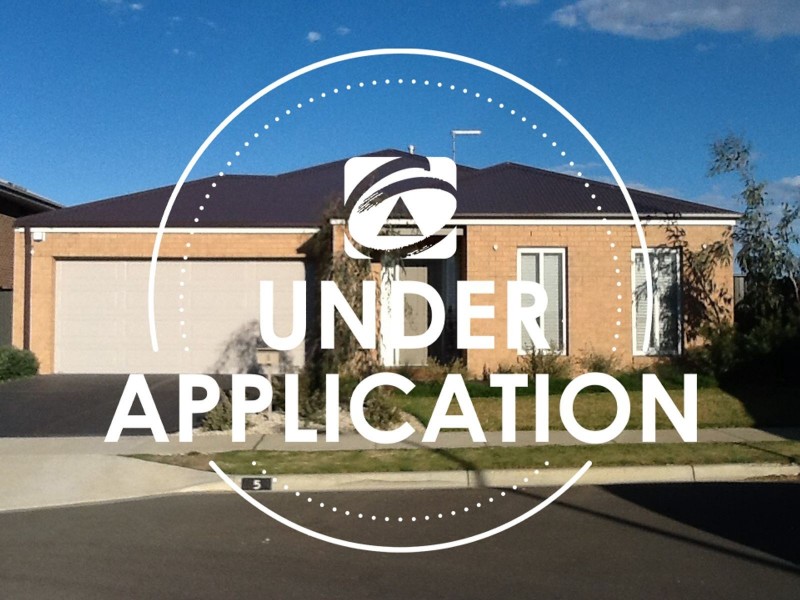 5 Featherbrook Circuit, Cranbourne North VIC 3977