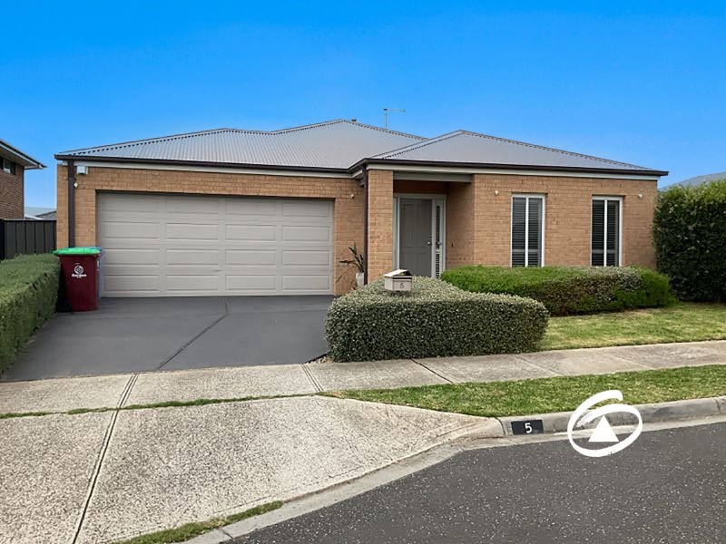 5 Featherbrook Circuit, Cranbourne North VIC 3977