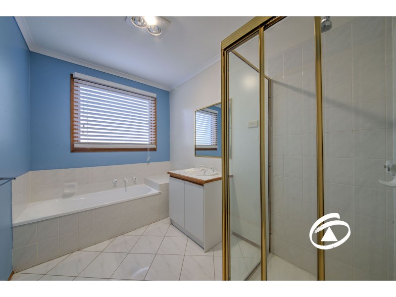 2 Dulkara Place, Berwick VIC 3806