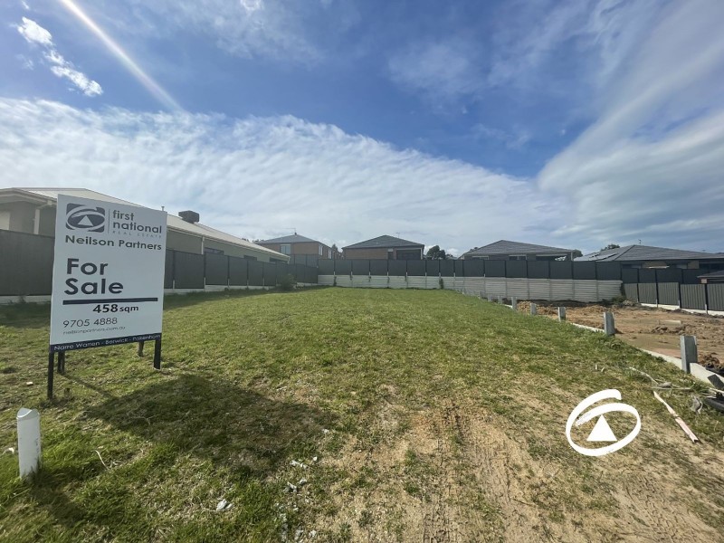 18 Balaton Drive, Pakenham VIC 3810