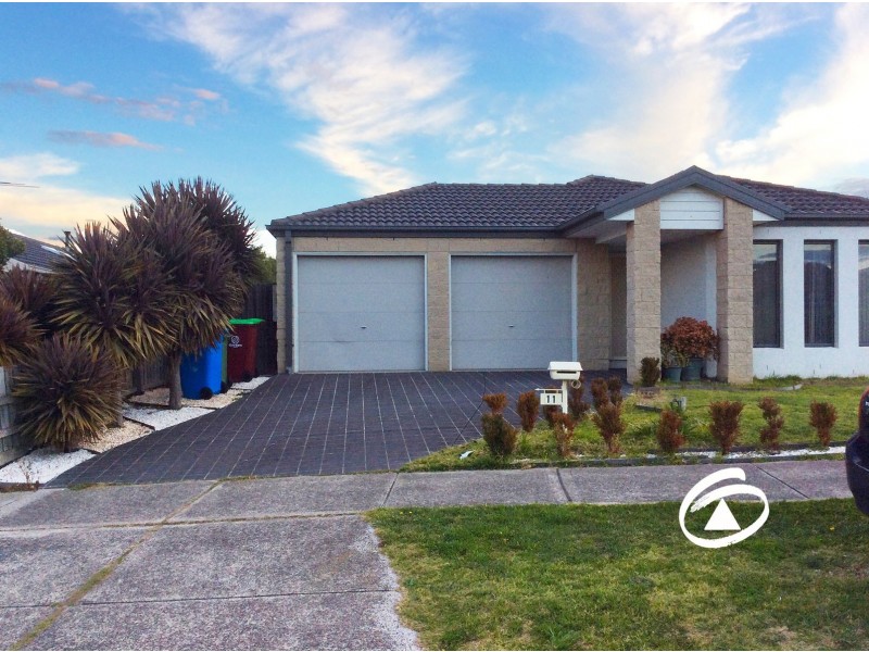 11 Hollington Way, Berwick VIC 3806
