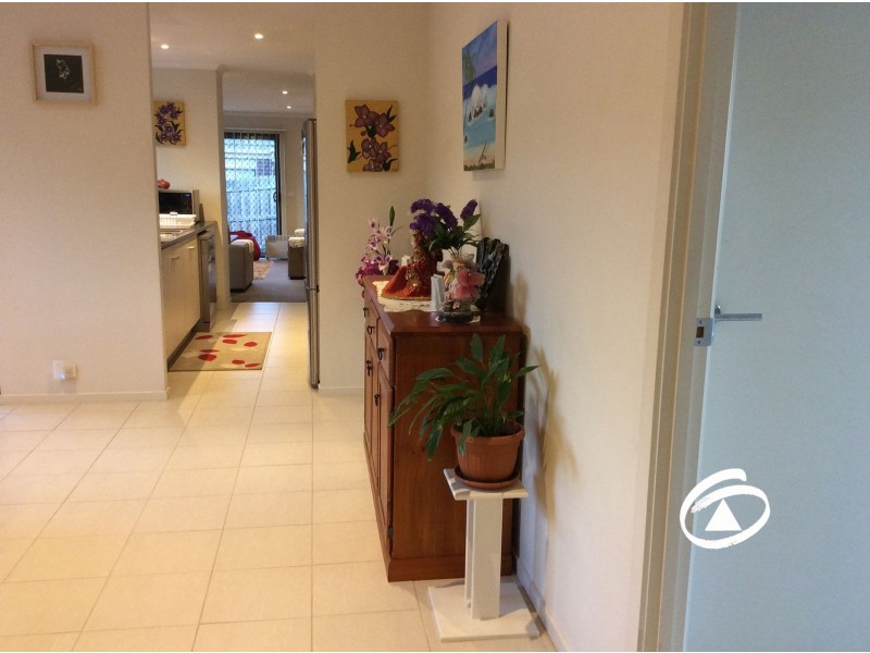 11 Hollington Way, Berwick VIC 3806