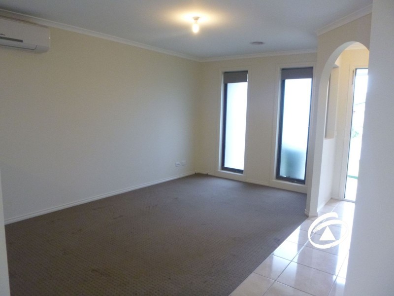 1 Doonie Way, Pakenham VIC 3810