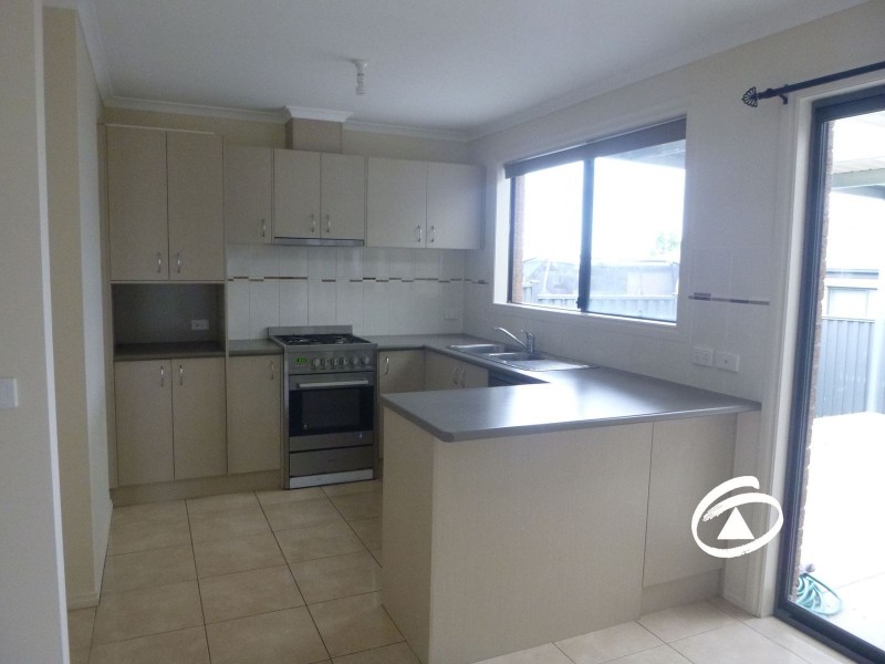 1 Doonie Way, Pakenham VIC 3810